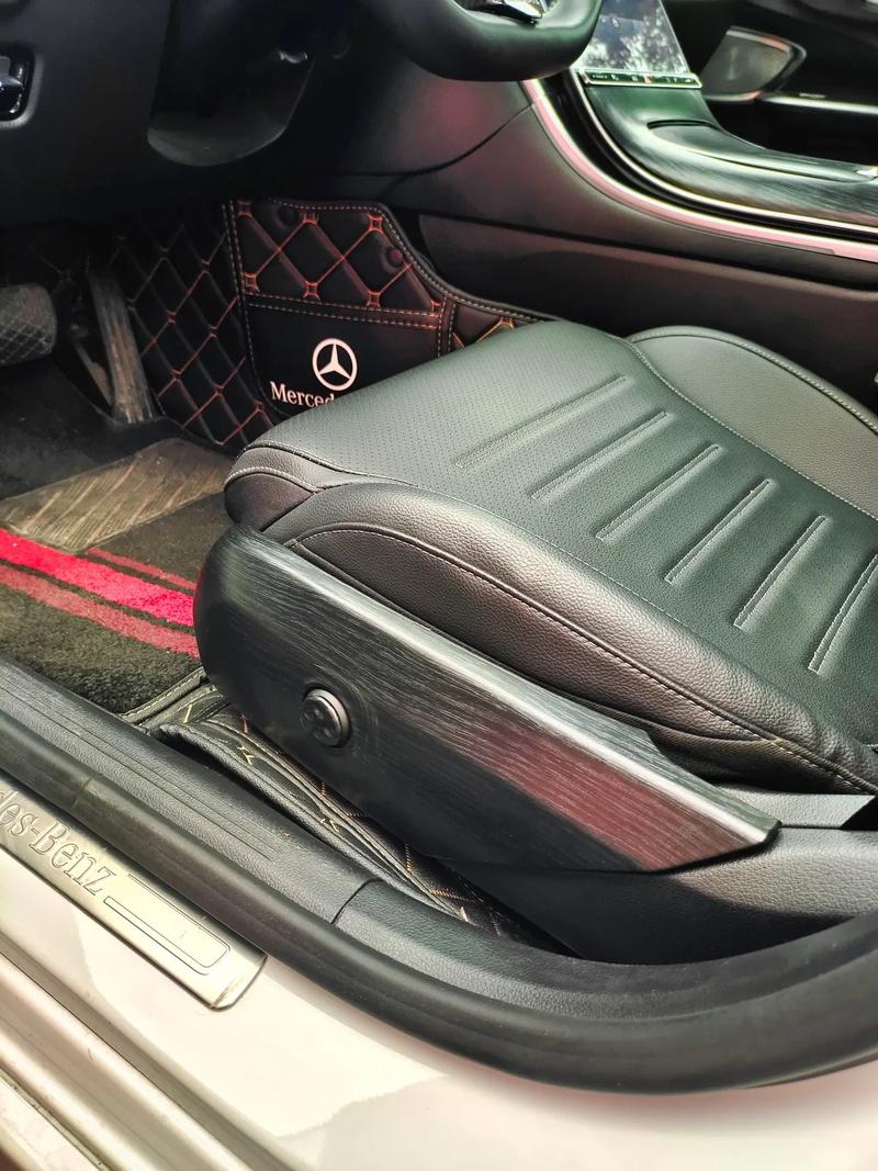 新C级木纹内饰篇 当优雅质感邂逅人间烟火